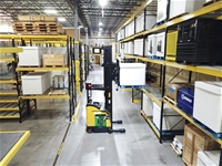 Ứng dụng AGV vận chuyển hàng trong nhà máy sản xuất hàng tiêu dùng